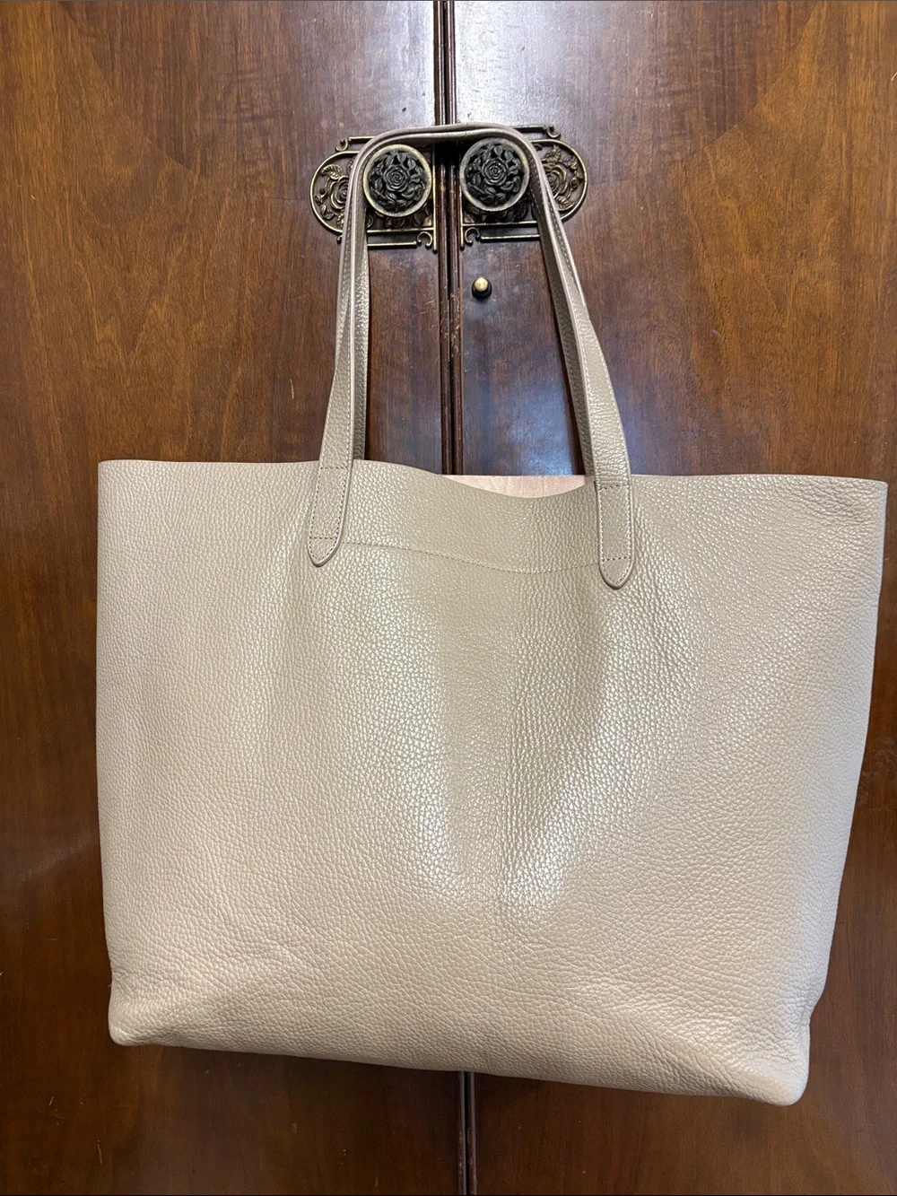 Cuyana leather tote